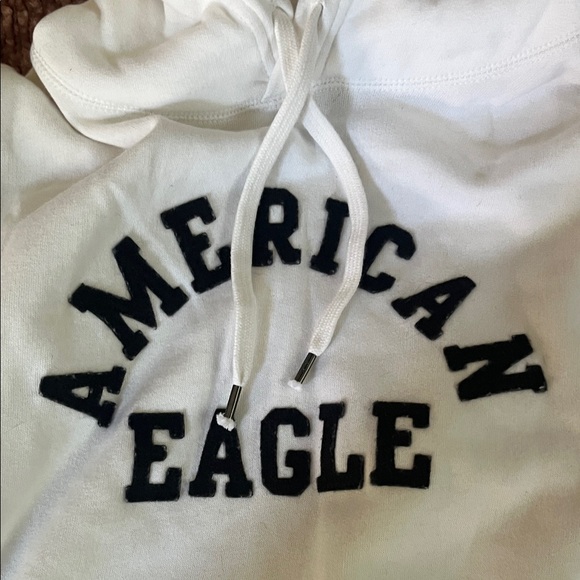 American Eagle Outfitters White Sweatshirt with Black Lettering - Picture 3 of 4